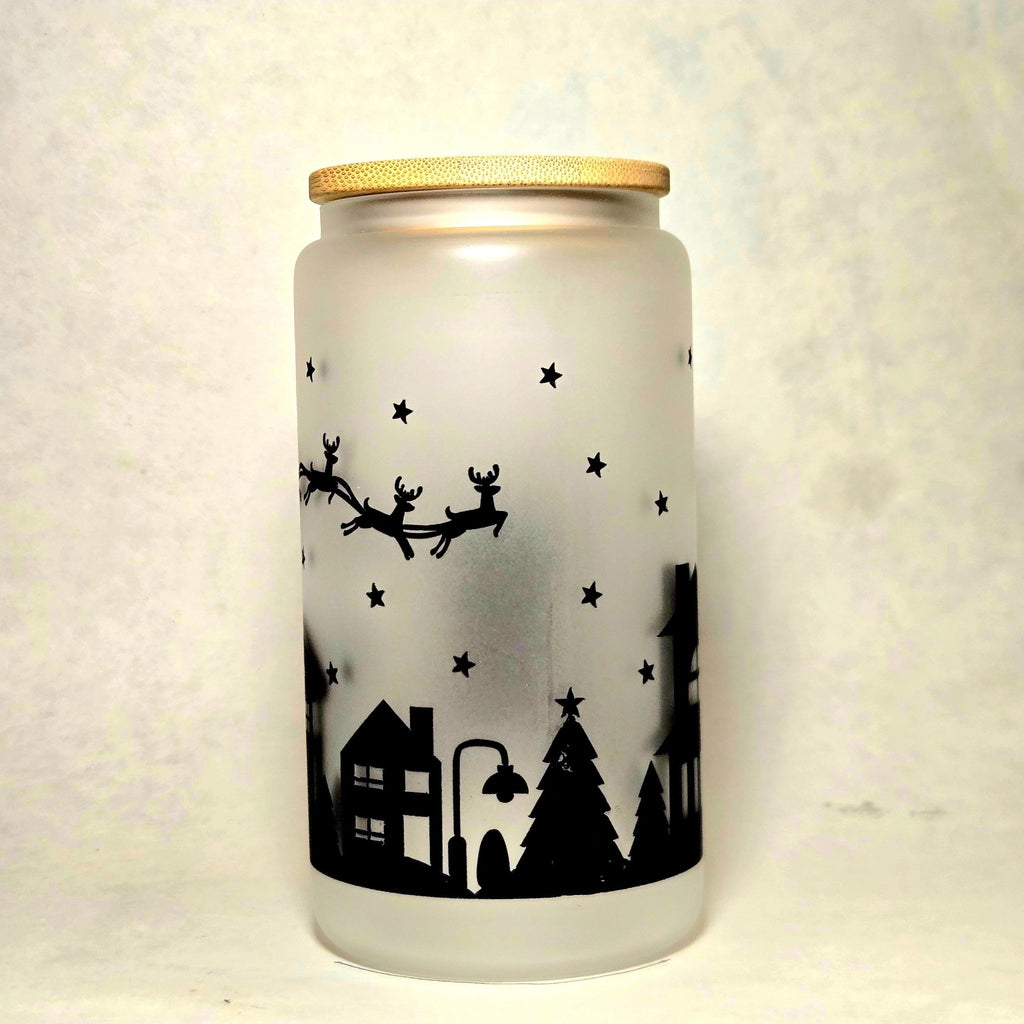 Christmas Santa coming to Town Glass Tumbler with Bamboo Lid. - Coffee Quips Custom Drinkware