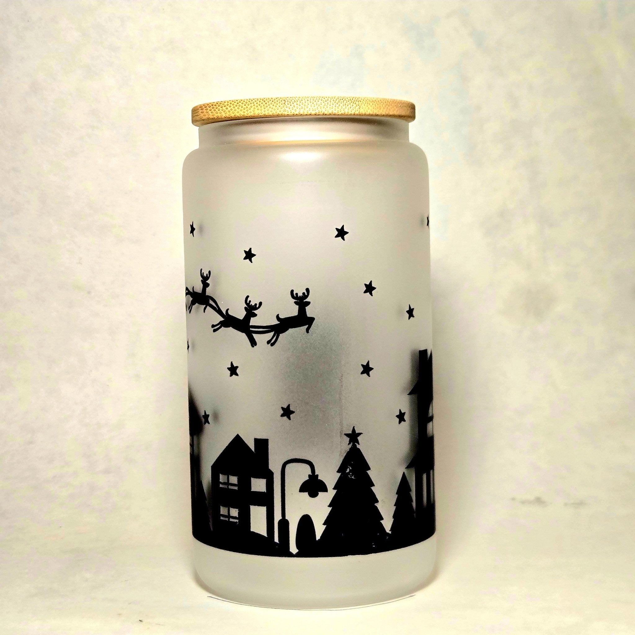 Christmas Santa coming to Town Glass Tumbler with Bamboo Lid. - Coffee Quips Custom Drinkware